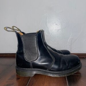 Leather Dr. Martens Chelsea boots size 7